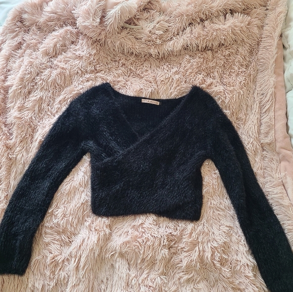 M/L Fuzzy Black Faux Wrap Long sleeved top - Picture 3 of 7
